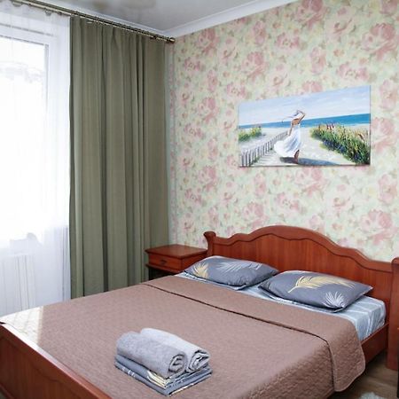 Apartments On Moskovskaya Street นิปโปร ภายนอก รูปภาพ