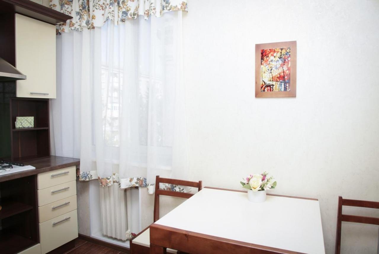 Apartments On Moskovskaya Street นิปโปร ภายนอก รูปภาพ